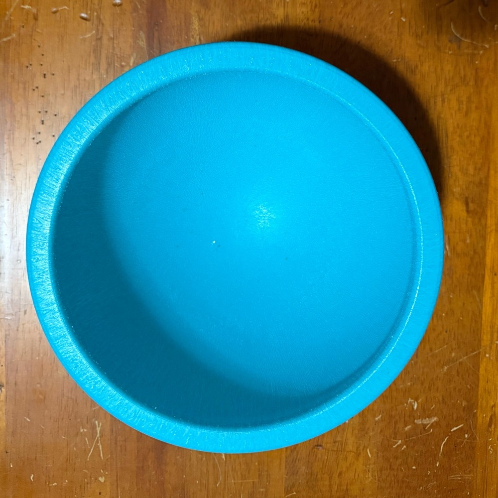 NWOT American Maid Sturdy Plastic Salsa/Dip Light Blue With Legs . Made In USA